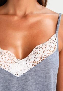 Anna Field Sarah Short Pj Set- Pyjama - Off-White/Dark Blue 11 Anna Field Sarah Short Pj Set- Pyjama - Off-White/Dark Blue -Anna Mode Markt 04e3d1816e4748b4a0e2b5863bfae2f9