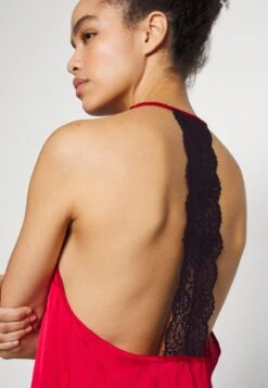 Anna Field 4 Piece Gift Set - Pyjama - Black/Red -Anna Mode Markt 10245431343b4a308e71236086d68fb8