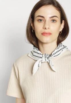 Top Skirt Set - Kokerrok - 003 - Off-White -Anna Mode Markt 17d77307363e48c6bd680b42cdfb7bf7