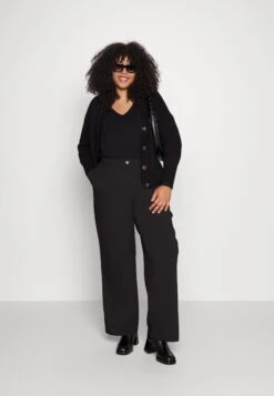 T-Shirt Basic - Black -Anna Mode Markt 1a1db4c5510f436f9ff89ed072847bee