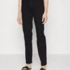Straight Leg Jeans -Black Denim