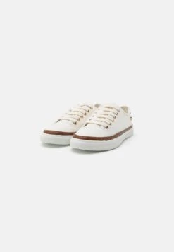 Wide Fit - Sneakers Laag - White -Anna Mode Markt 3b47f9d3647646eaae4244c1361fa925