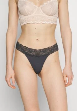 Anna Field 5 Pack - String - White/Nude -Anna Mode Markt 3b8c99ba50ad42019f20729be8f7fb6b