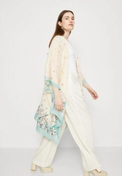 Anna Field Poncho - Yellow -Anna Mode Markt 469dd67874904c34ad91620cd427e621