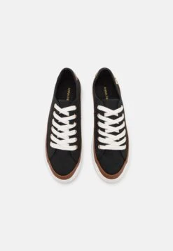Wide Fit - Sneakers Laag - Black -Anna Mode Markt 4725343bfb794d36bfc05eb186bdd6ea