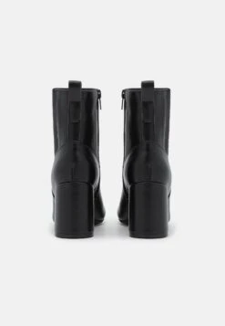 Anna Field Korte Laarzen - Black -Anna Mode Markt 5d2d432fbb5944eab4f8cbec25e459e2