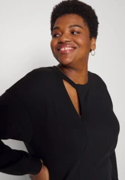 Cut Out Neck Fit - Sweater -Black -Anna Mode Markt 6acc3aec99d14c6796d2d3151d3de227