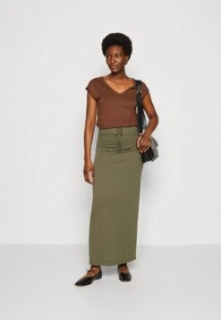 Anna Field T-Shirt Basic - Dark Brown -Anna Mode Markt 76f81c43bf0e493d97970a55bdfd9b65