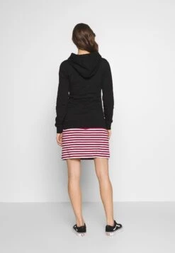 Nursing - Sweatshirt - Hoodie - Black -Anna Mode Markt 82fc836ca5474d43be505778892d12a6