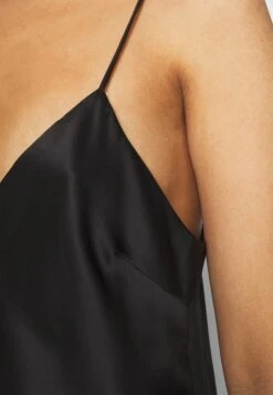 Anna Field Simple Satin Short Set - Pyjama - Black -Anna Mode Markt 8f329bfd957241829840ac04de151b7c