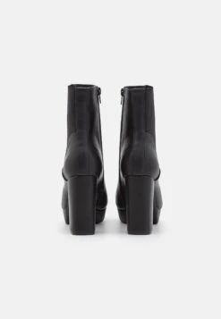 Enkellaarsjes Met Plateauzool - Black 9 Enkellaarsjes Met Plateauzool - Black -Anna Mode Markt 99bbf90702c44b24adab2f330100bd04