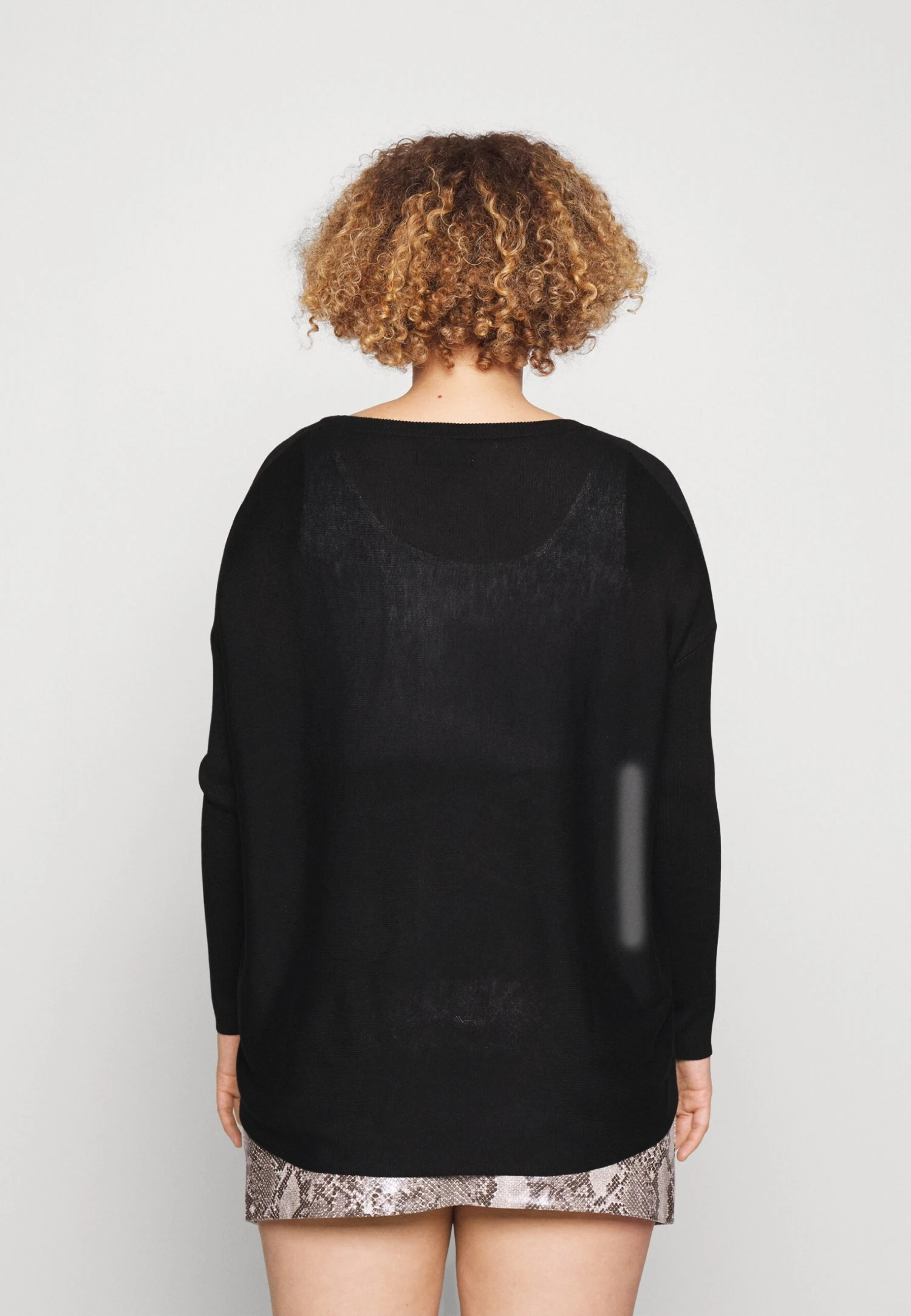 Plus Size - Trui - Black 3 Plus Size - Trui - Black - Afbeelding 3