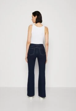 Anna Field Flared Jeans - Dark Blue 8 Anna Field Flared Jeans - Dark Blue -Anna Mode Markt c5fe20281aa042ee819b21b089fd48c0