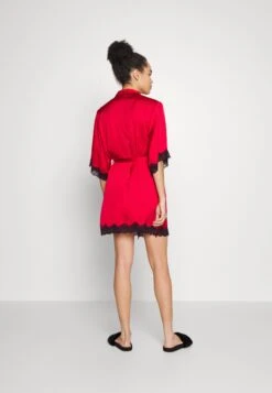 Anna Field 4 Piece Gift Set - Pyjama - Black/Red -Anna Mode Markt e0ccded8c7104ccc8e6b6713104fa024