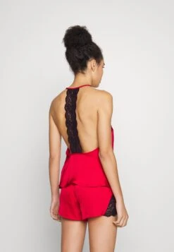 Anna Field 4 Piece Gift Set - Pyjama - Black/Red -Anna Mode Markt f10826b14a8f46d2a659fa13b35c53d6