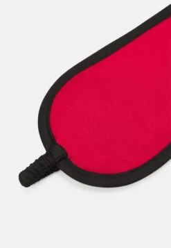 Anna Field 4 Piece Gift Set - Pyjama - Black/Red -Anna Mode Markt f898ea81891f40e4a530fc3e7f8d2906