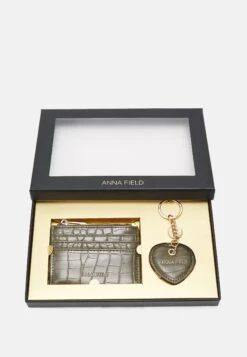 Anna Field Set - Portemonnee - Khaki 12 Anna Field Set - Portemonnee - Khaki -Anna Mode Markt f9313a6a271b4c5faf985e4bf51b0283